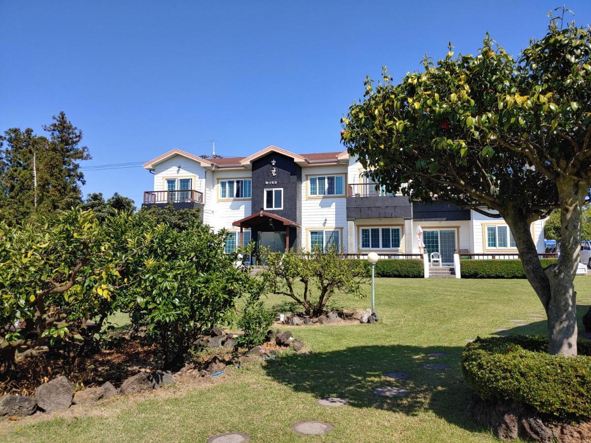 Gyulhouse Pension Seogwipo Exterior photo
